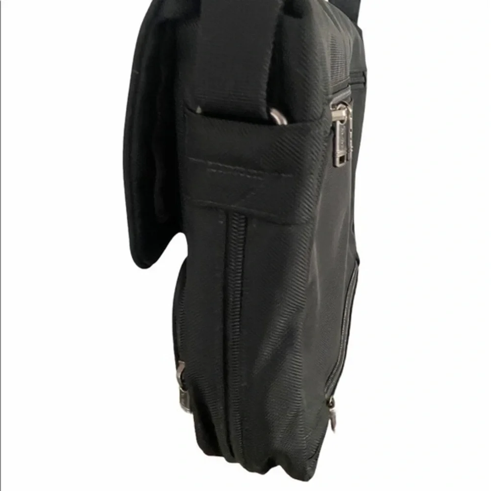 Tumi Alpha Black Messenger Laptop Work Travel Bag‎